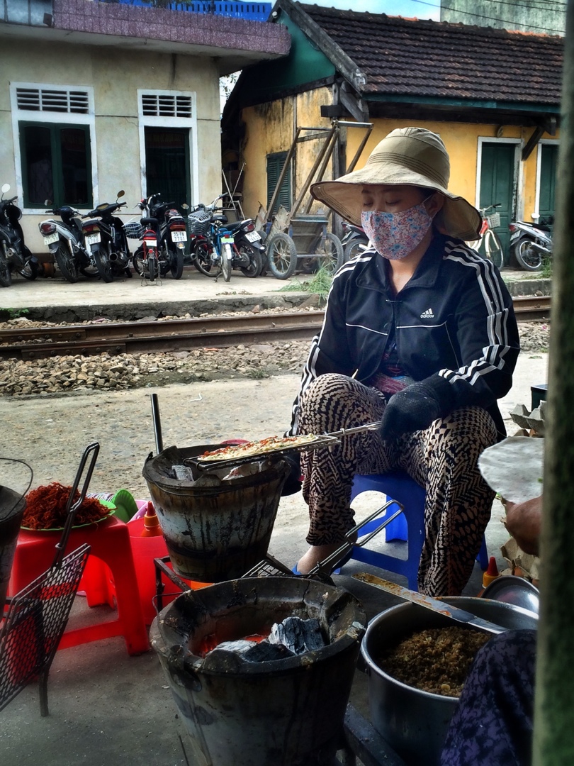 Vietnamese pizza vendor